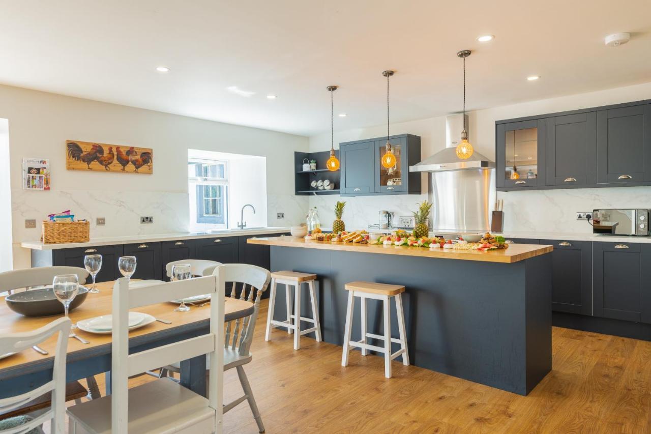 Nether Newton - Sleeps 12, Hottub, Sauna, Private Garden Newmilns Ngoại thất bức ảnh