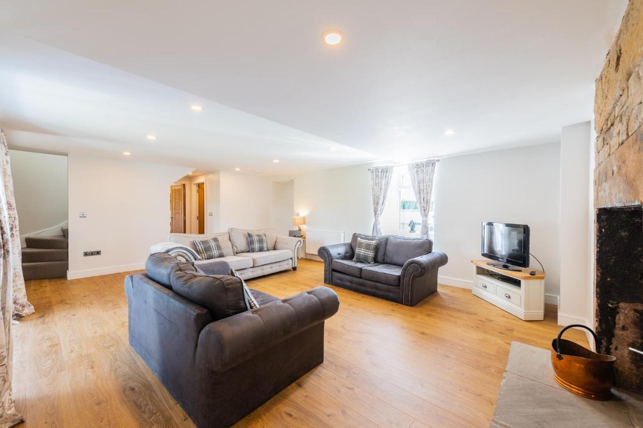 Nether Newton - Sleeps 12, Hottub, Sauna, Private Garden Newmilns Ngoại thất bức ảnh