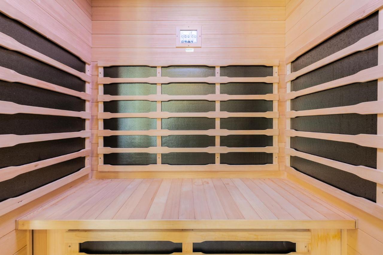 Nether Newton - Sleeps 12, Hottub, Sauna, Private Garden Newmilns Ngoại thất bức ảnh