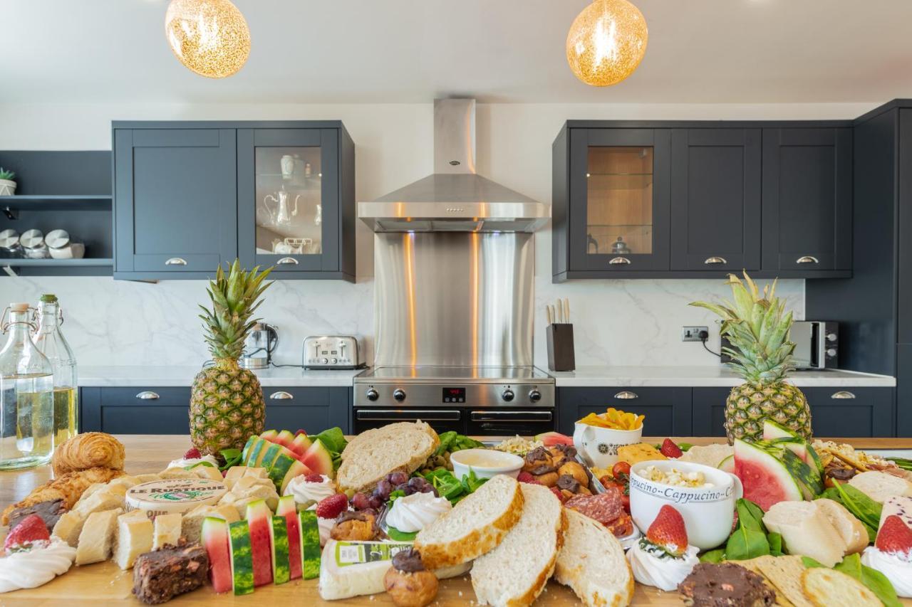Nether Newton - Sleeps 12, Hottub, Sauna, Private Garden Newmilns Ngoại thất bức ảnh