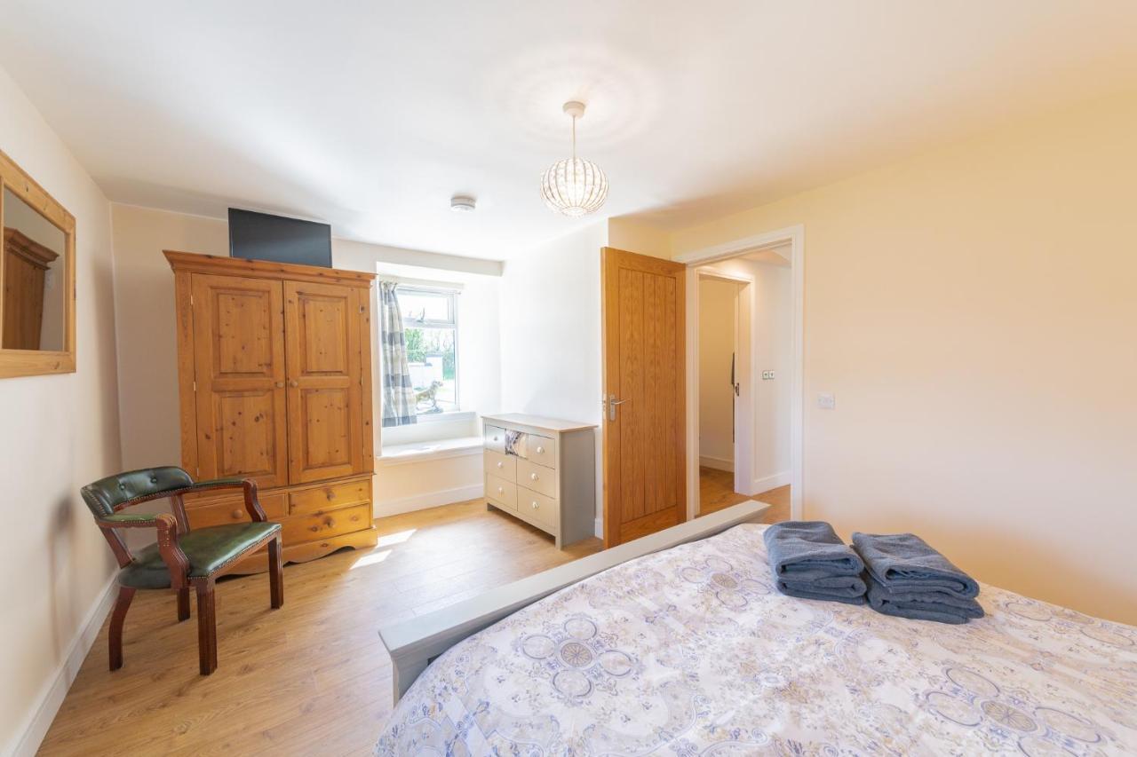 Nether Newton - Sleeps 12, Hottub, Sauna, Private Garden Newmilns Ngoại thất bức ảnh