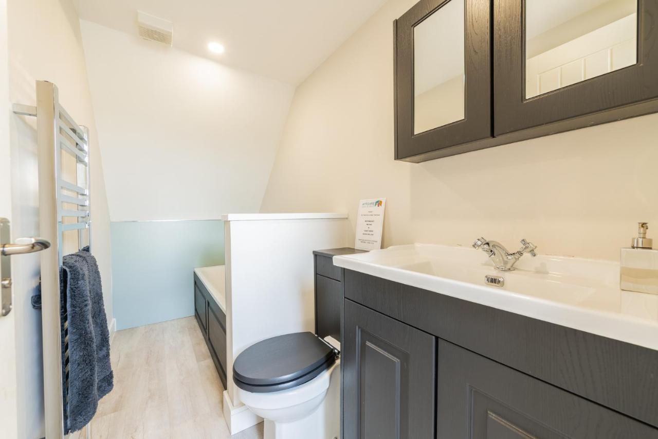 Nether Newton - Sleeps 12, Hottub, Sauna, Private Garden Newmilns Ngoại thất bức ảnh