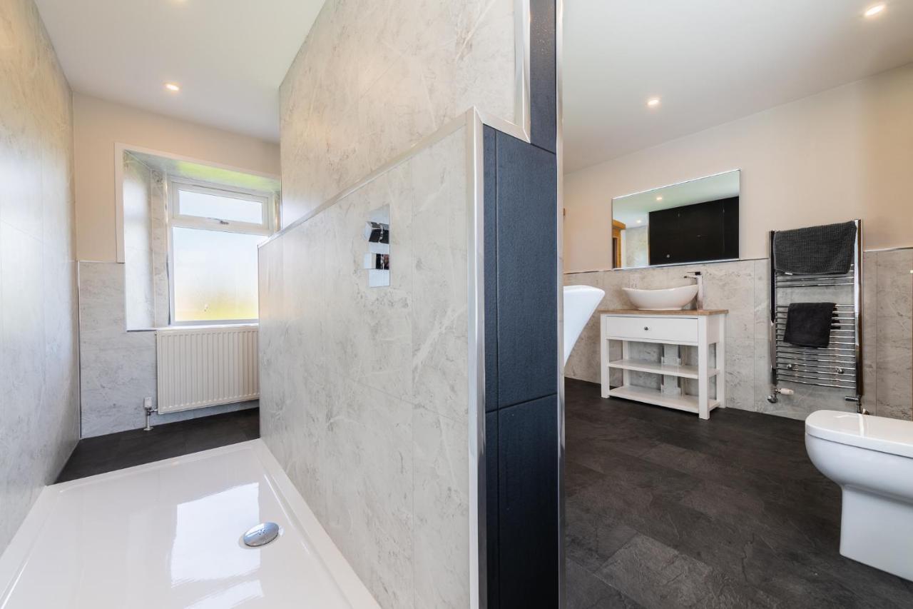 Nether Newton - Sleeps 12, Hottub, Sauna, Private Garden Newmilns Ngoại thất bức ảnh