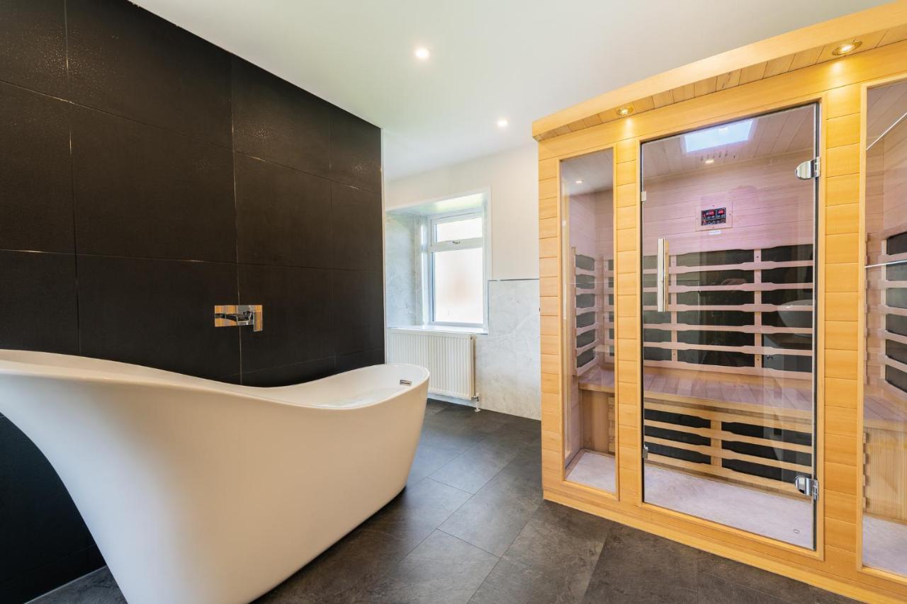 Nether Newton - Sleeps 12, Hottub, Sauna, Private Garden Newmilns Ngoại thất bức ảnh
