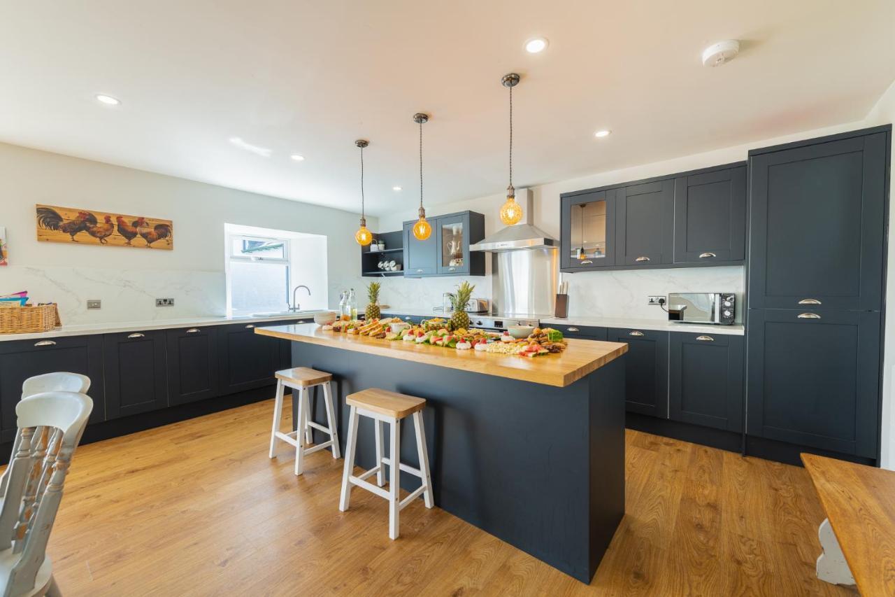 Nether Newton - Sleeps 12, Hottub, Sauna, Private Garden Newmilns Ngoại thất bức ảnh